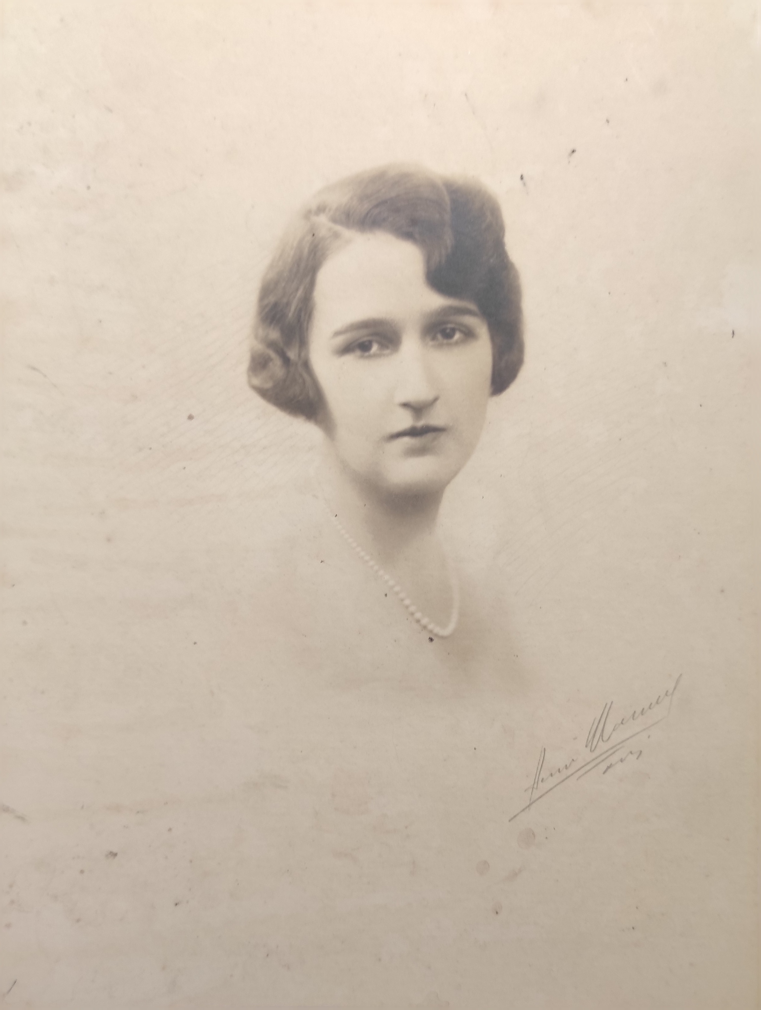 La fiancée : Agnès Wattinne (alias Annie)